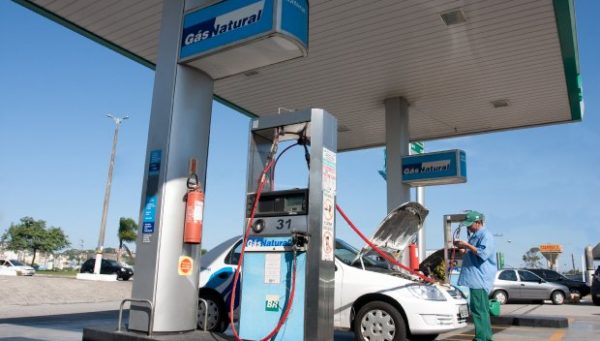 Usuários de GNV podem economizar até 50% em Santa Catarina diante do aumento do preço dos combustíveis líquidos