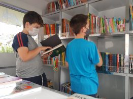 Escolas municipais de Ipuaçu recebem o Projeto Carreta Literária