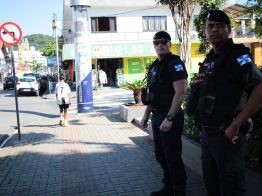 Guarda Municipal realiza primeiro policiamento comunitário em Balneário Camboriú