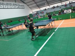 São Domingos conquista 23 medalhas em campeonato de tênis de mesa na cidade de Pinhalzinho.