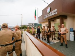 Em Paulo Lopes, governador inaugura quartel da Polícia Militar e anuncia investimentos