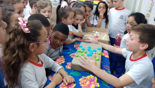 Desenvolvimento de brinquedos ecológicos estimula empreendedorismo nas escolas de Criciúma