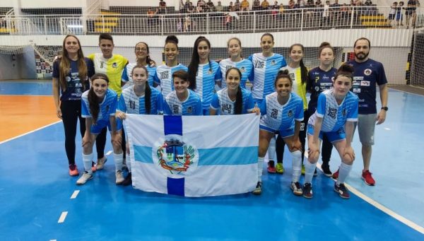 Com vitória nos pênaltis, Faxinal dos Guedes conquista Copa AMAI de Futsal Feminino
