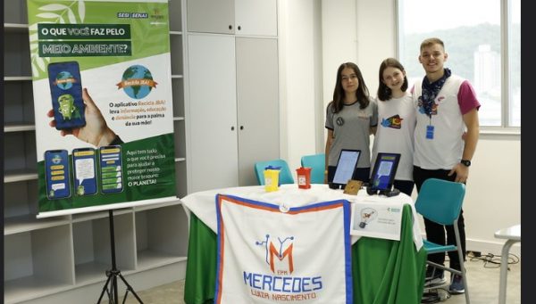 Alunos da Escola Mercedes participam de Torneio de Empreendedorismo e Robótica