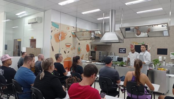 Restaurantes de Indaial participam de Workshop de Criatividade Sensorial no Preparo dos Alimentos