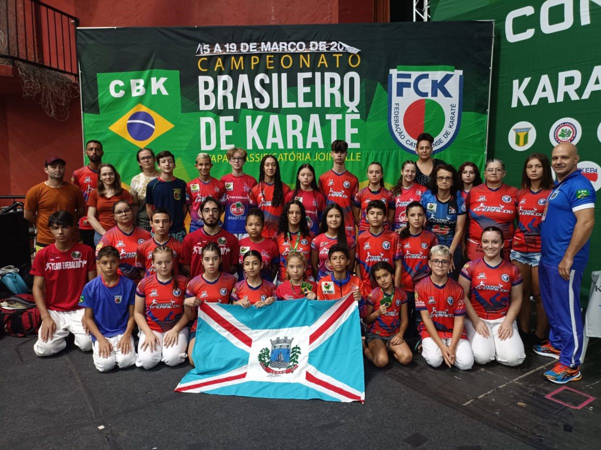 Equipe De Içara Conquista 29 Medalhas No Brasileiro De Karatê Linda Sc