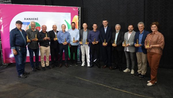 ExpoFemi 2024: ex-prefeitos e ex-presidentes da Feira recebem homenagem