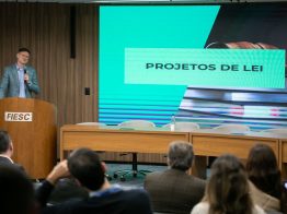 Secretaria da Fazenda apresenta pacote tributário a empresários na FIESC