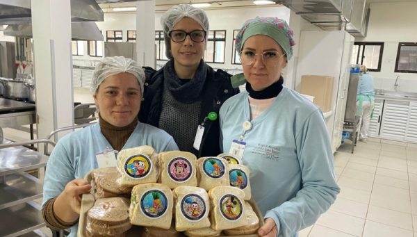 Iniciativa promove práticas de alimentação saudável entre crianças internadas no Hospital Terezinha Gaio Basso