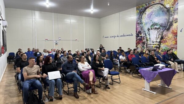 Curso Técnico em Logística tem início em Xaxim com aula inaugural e presença de autoridades