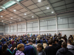 Prefeitura de Chapecó inaugura ginásio e entrega uniformes na Escola Cívica