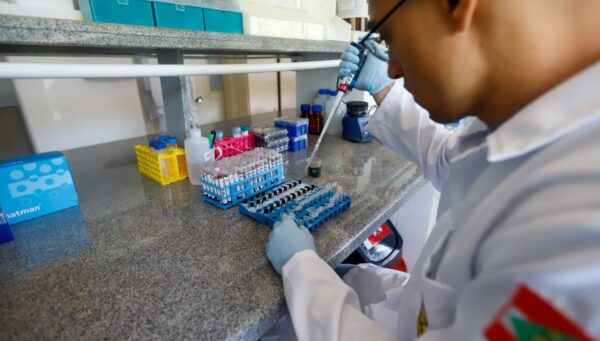Substâncias inéditas identificadas pela Polícia Científica de SC entram na lista de drogas proibidas da Anvisa