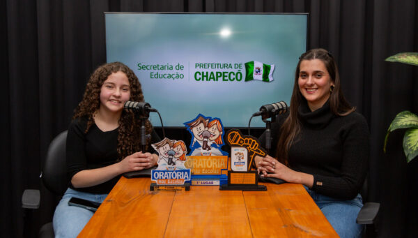 Vencedora do Oratória nas Escolas 2025 participa de Podcast da Secretaria de Educação