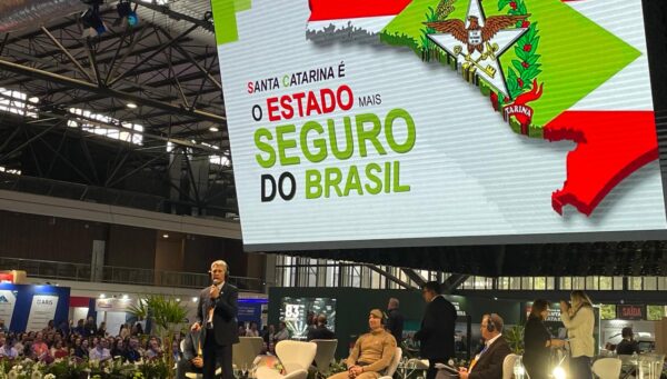 Estado mais seguro do Brasil: Governo de Santa Catarina destaca resultados e ações na área da segurança pública no COMAC 2025
