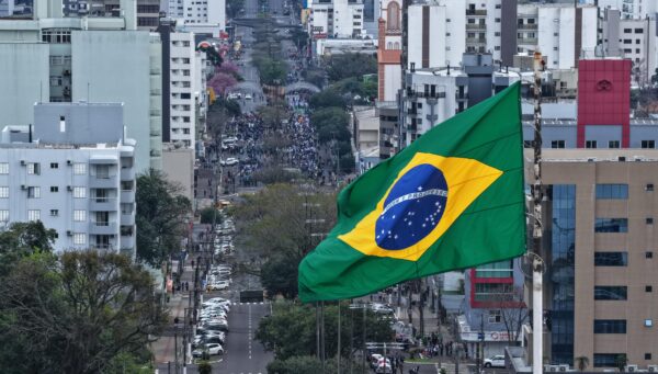 Desfile Cívico reúne dez mil pessoas em Chapecó