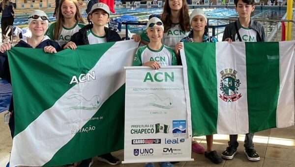 Atleta revelação da ACN é campeão catarinense de natação