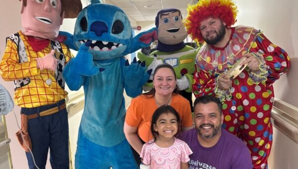 Em Joinville, pacientes do Hospital Infantil Jeser Amarante Faria ganham comemoração no mês das crianças